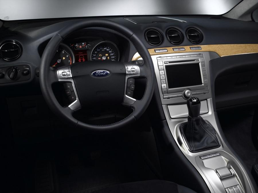  Ford Galaxy 2000 года  (фото 25 из 87)
